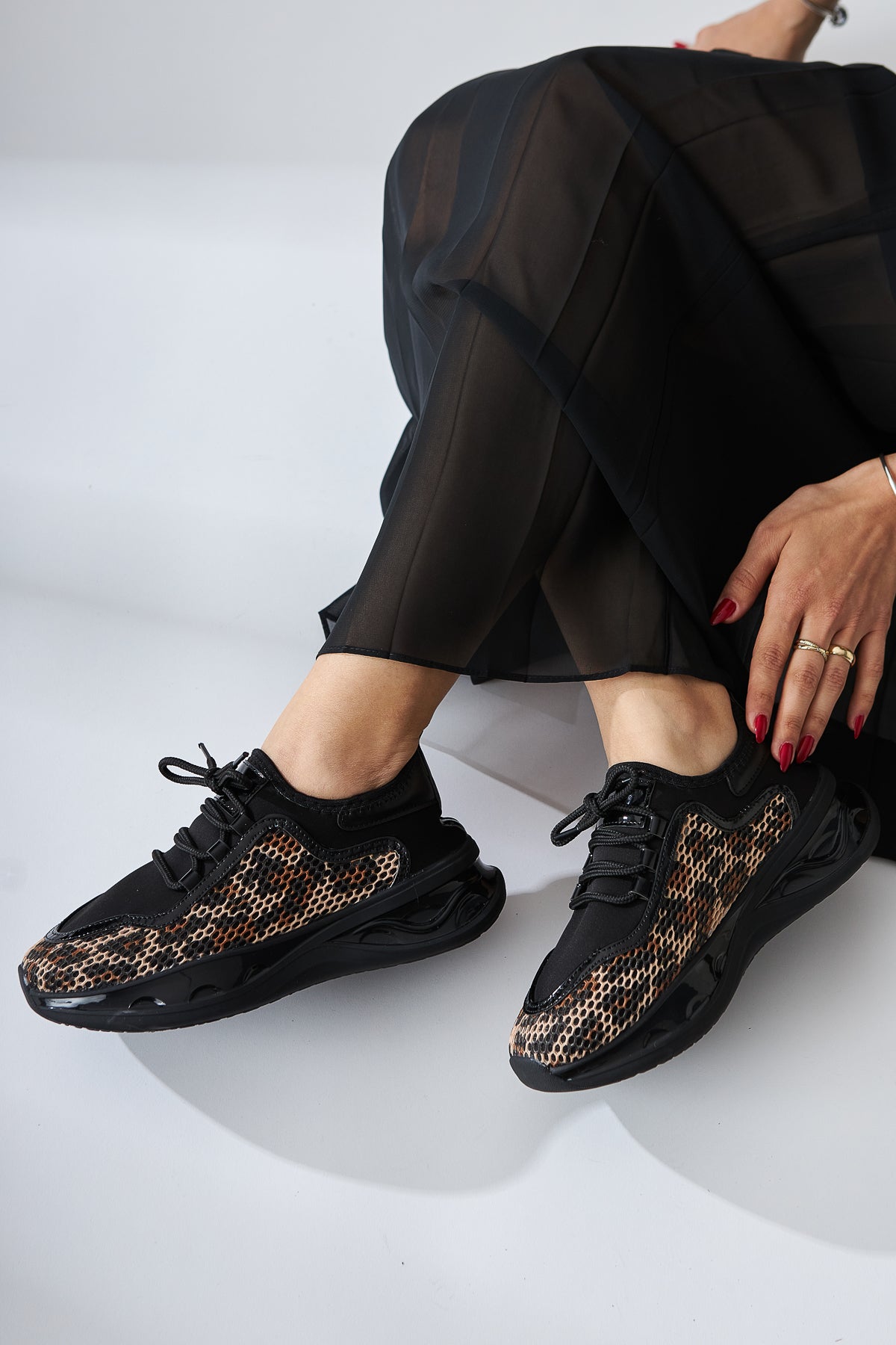 Erona Leopard Pattern Patent Detailed Women’s Sneakers