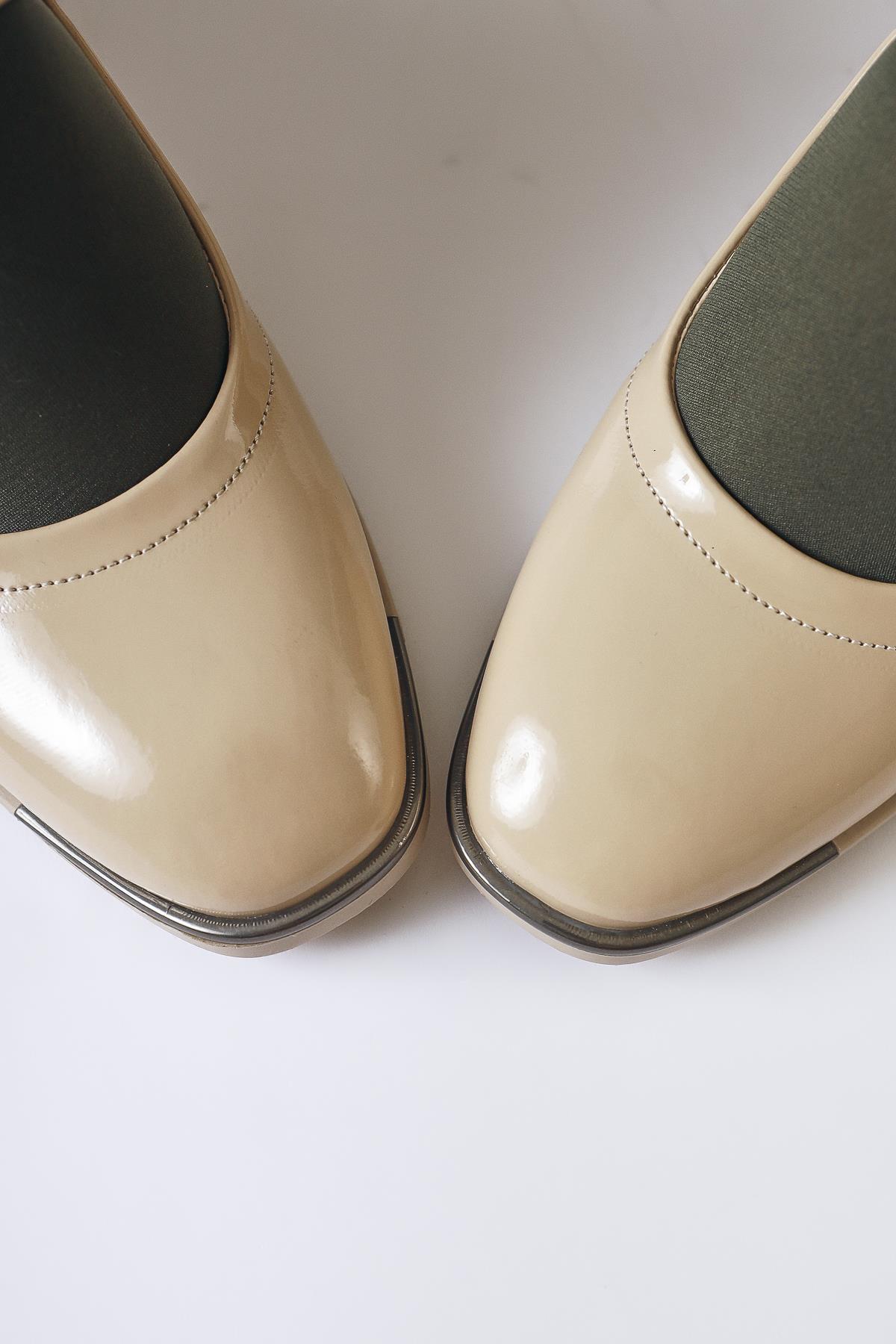 Rosaria Beige Patent Leather Single Strap Low-Cut Everyday Shoe