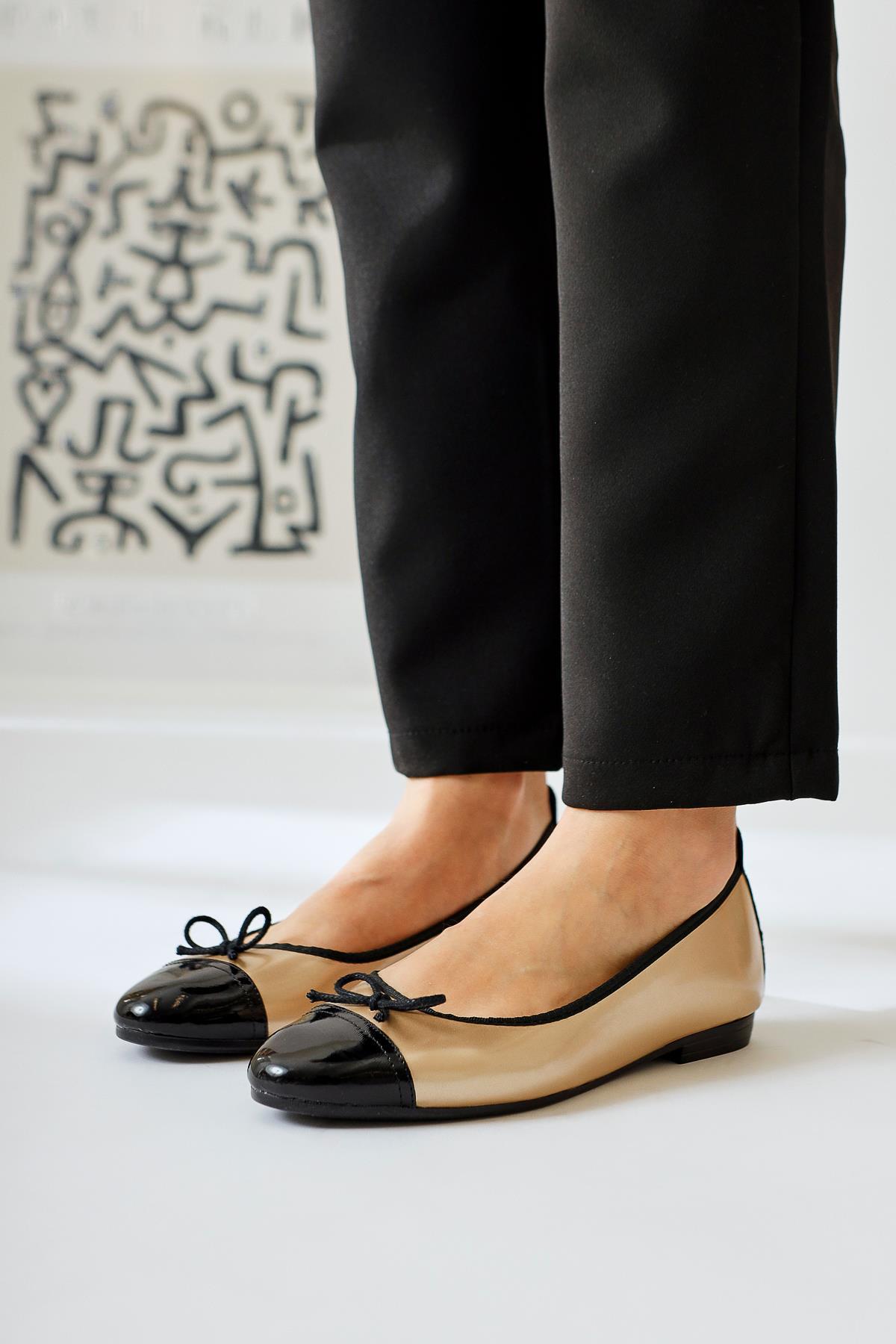 Sobhie Gold Patent Leather Black Tipped Bow Detail Ballet Flat