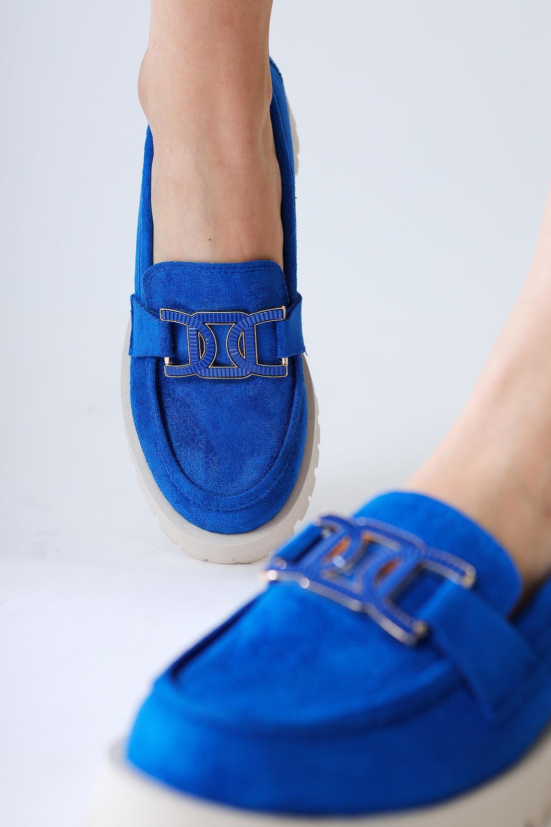 Ann-Sophi Sky Blue Suede Oxford Shoes with Buckle Details