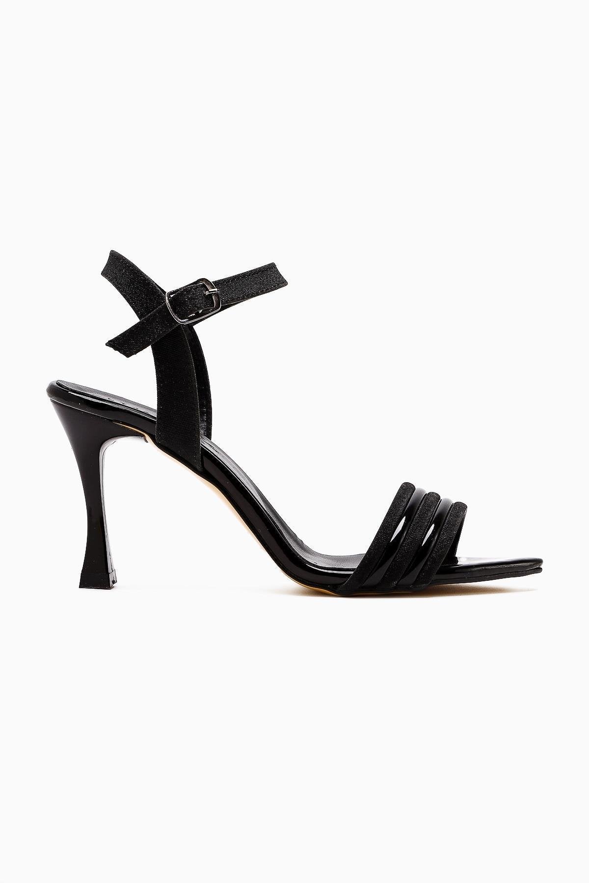 Julianna Black Patent Pointed Toe Glitter Detailed Women’s Sandal