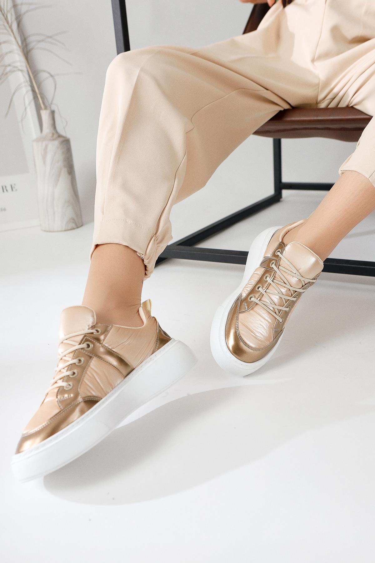 Jakleen Gold Patent Leather Detailed Parachute Sneakers