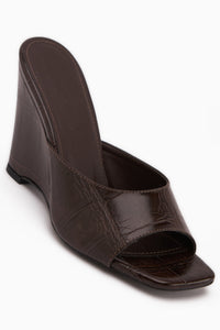 Lamis Brown Wedge Women’s Slippers