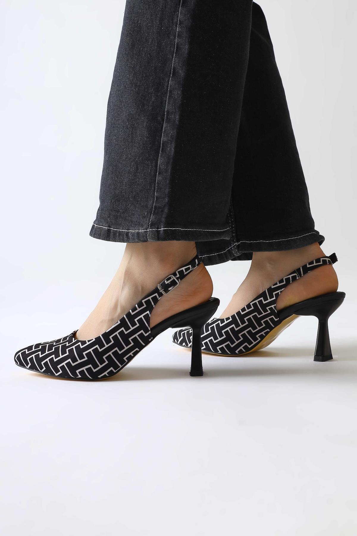 Ernesa - Black Geometric-Patterned Heeled Shoe (Women)