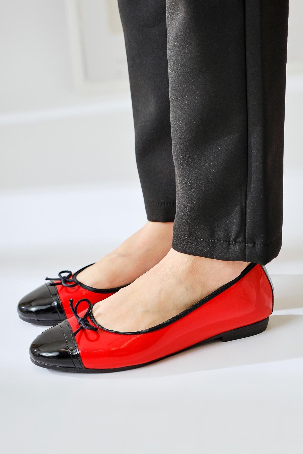 Sobhie Red Patent Leather Black-Tipped Bow-Detailed Ballet Flats