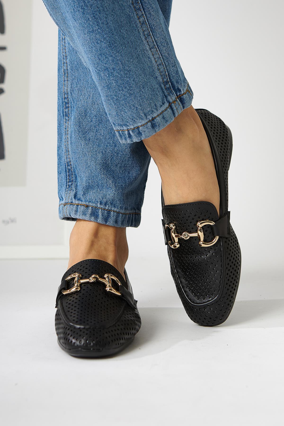 Gazali – Black Buckle-Detail Ballet Flat (Women)