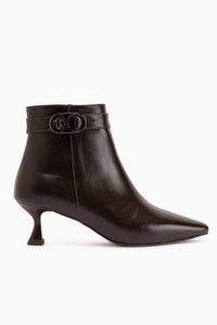 Kathie Brown Buckle Detailed Women’s Boots