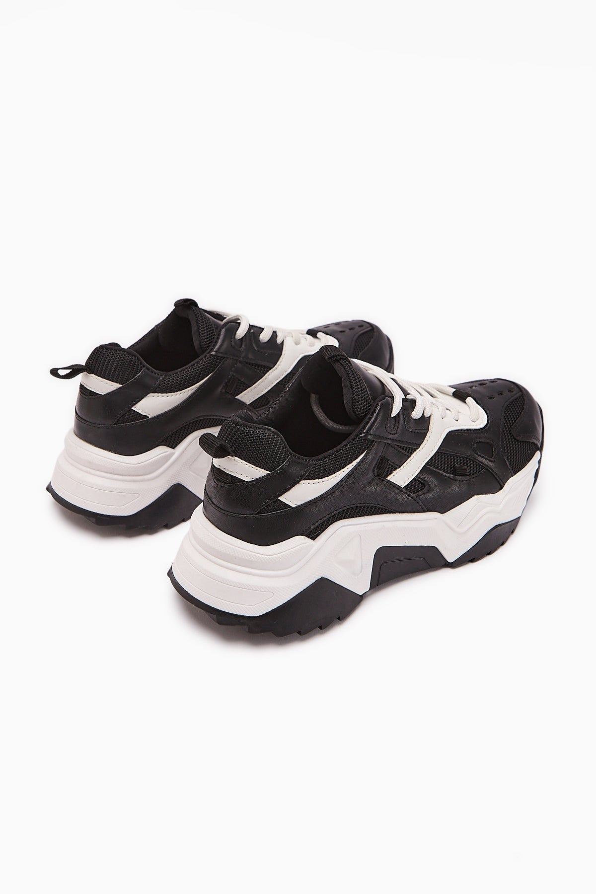 Daysi – Black Beige Thick-Sole Sneaker (Women)