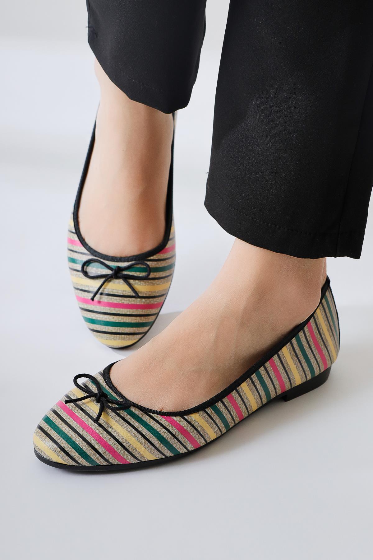 Melin – Black Striped Printed Bow-Detail Ballet Flat (Women)