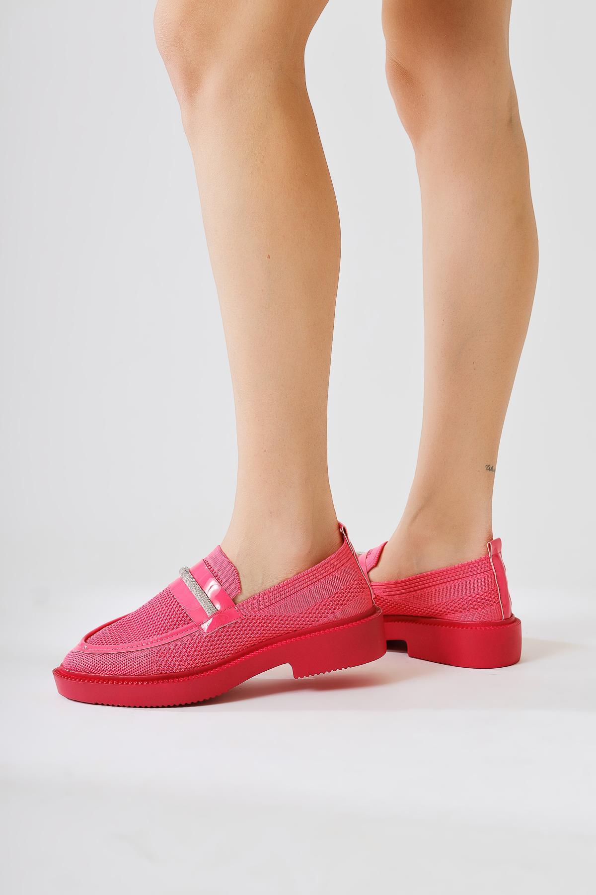 Micka – Fuchsia Woven-Patent Detail Stone-Embellished Band Casual Shoe (Women)