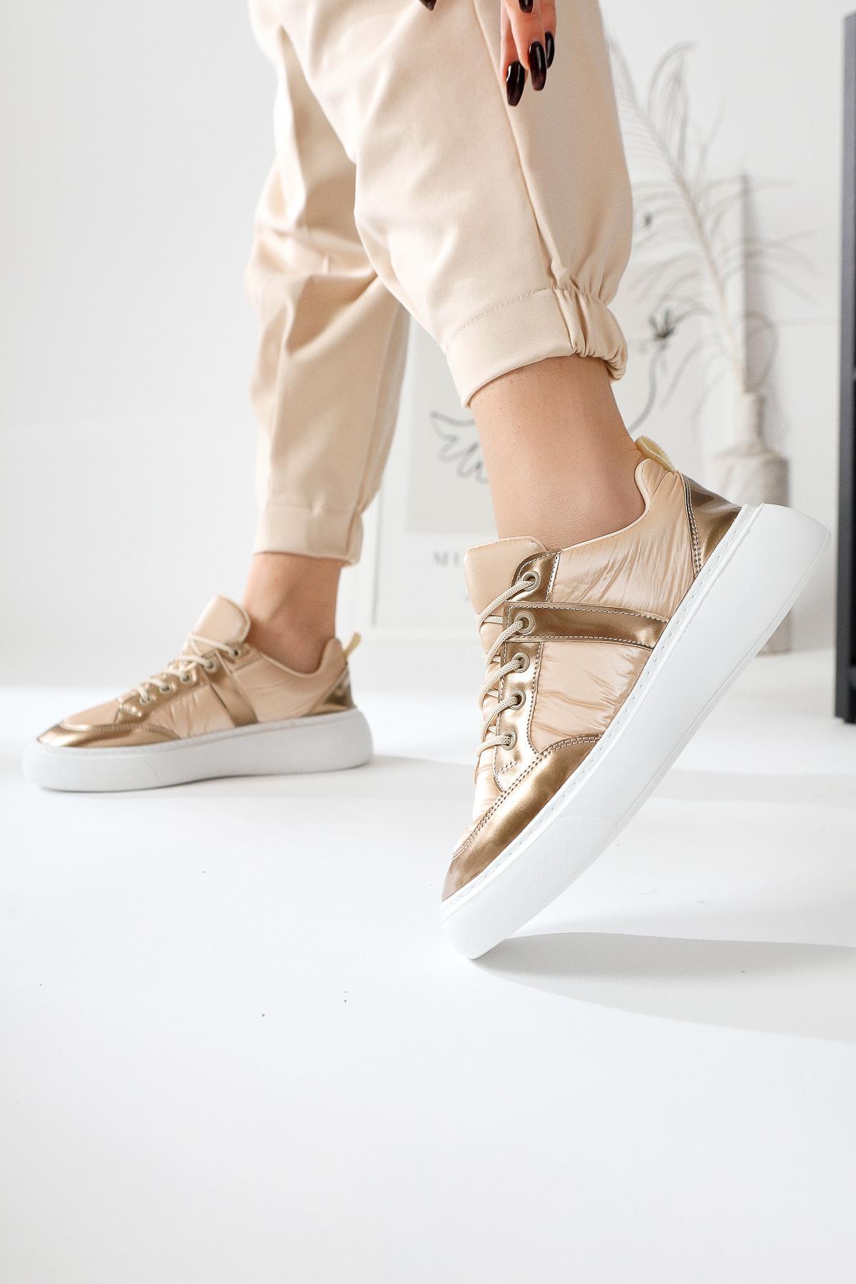 Jakleen Gold Patent Leather Detailed Parachute Sneakers