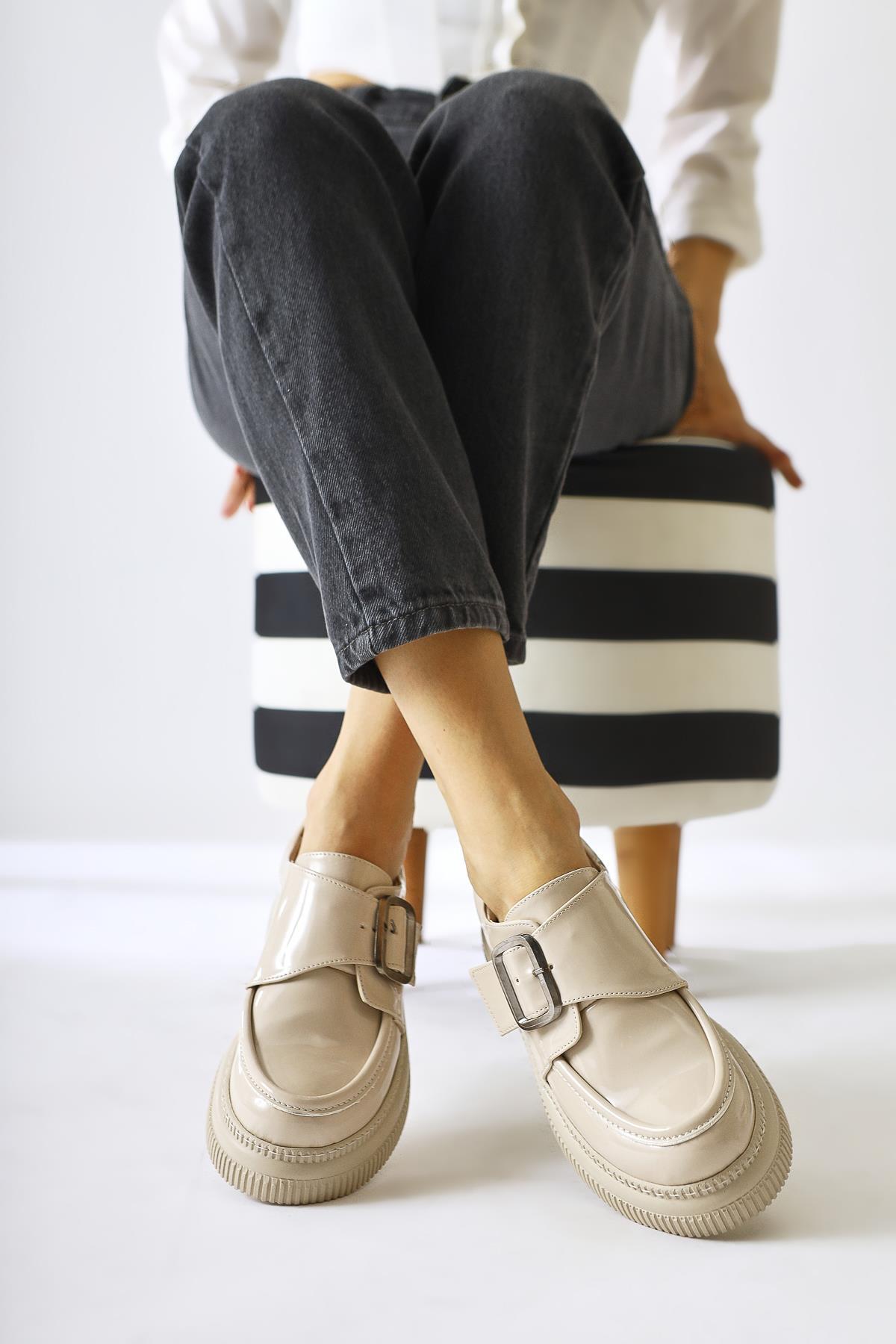 Evrim Nude Patent Buckle Detailed Casual Shoe