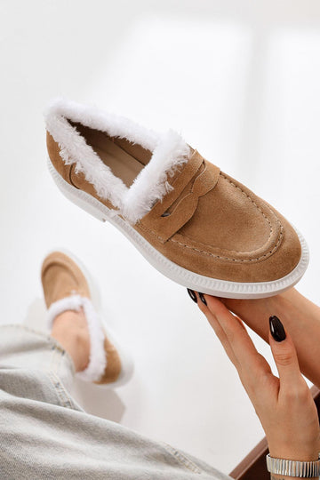 Tommie Genuine Leather – Taupe Suede Fur-Lined Casual Shoe