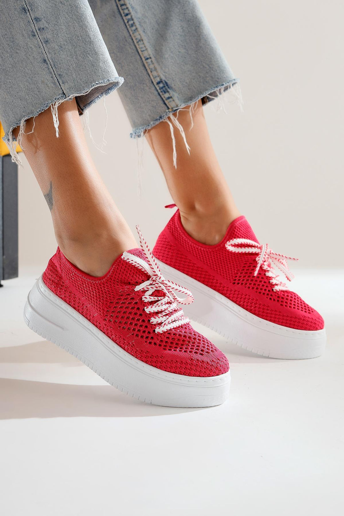 Benito Fuchsia Knit Stretch Chunky Sole Sneakers