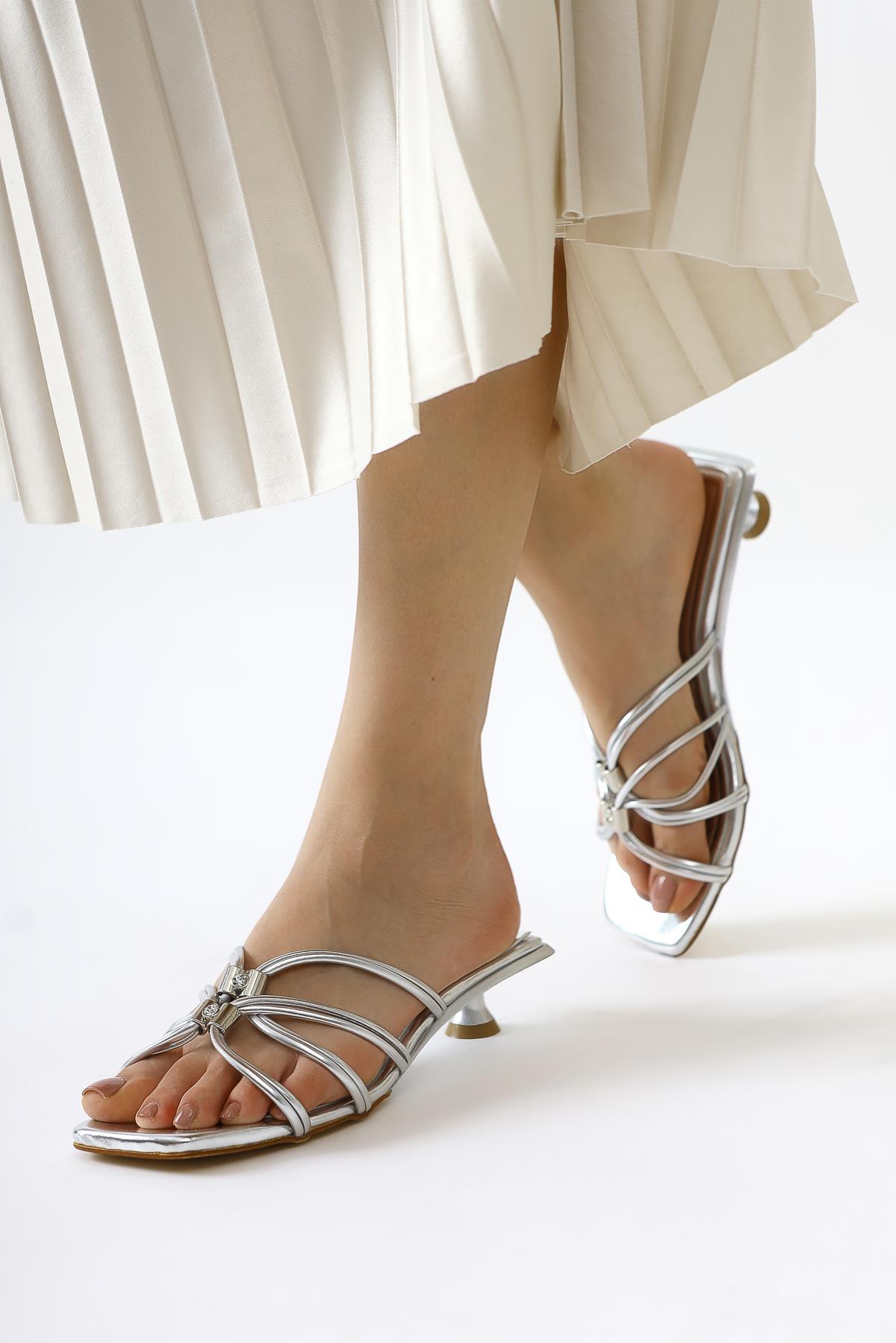 Seyda Silver Patent Leather Slim Strap Stone Detailed Low Heel Slippers