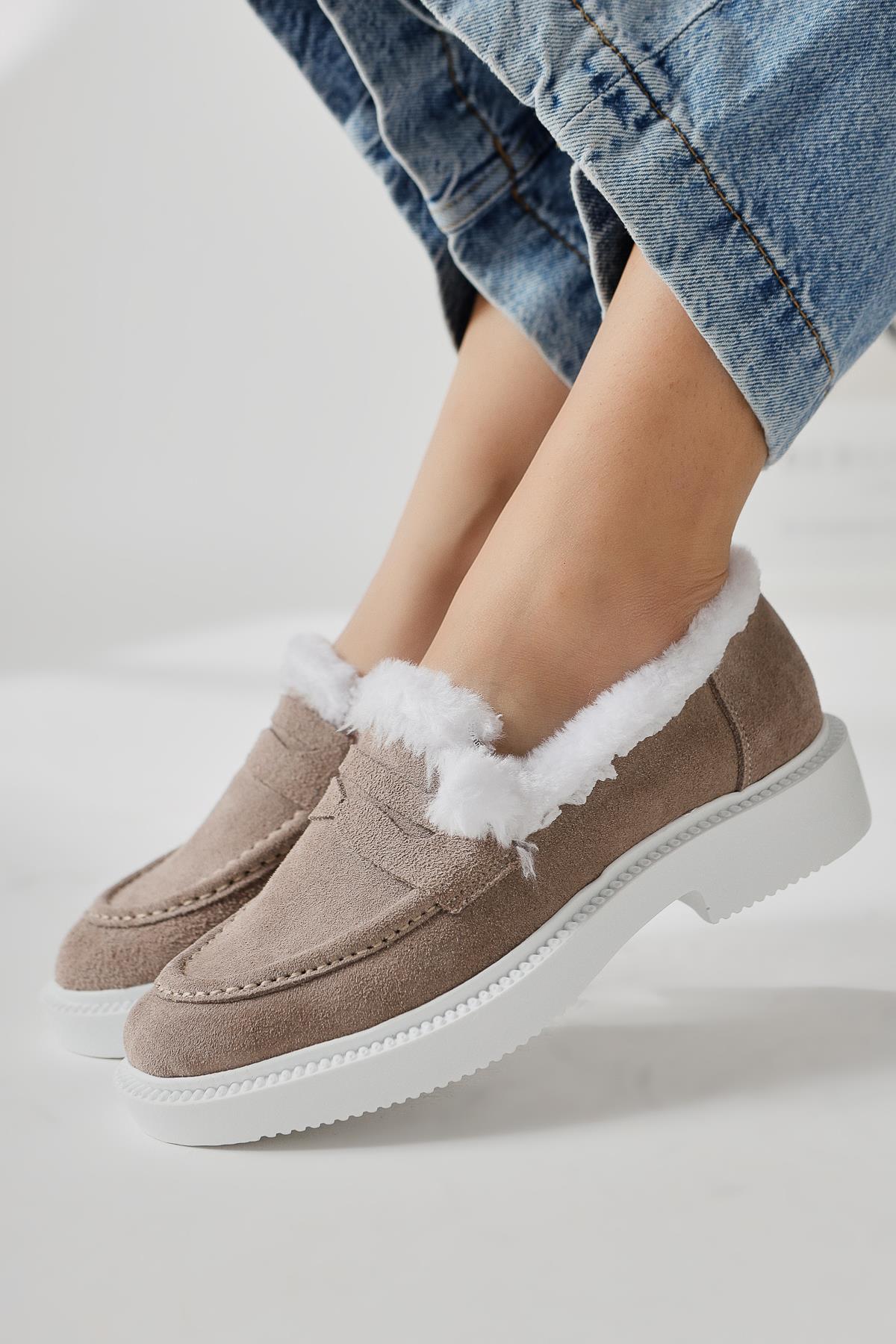 Tommie Genuine Leather – Stone Suede Fur-Lined Casual Shoe (Women)