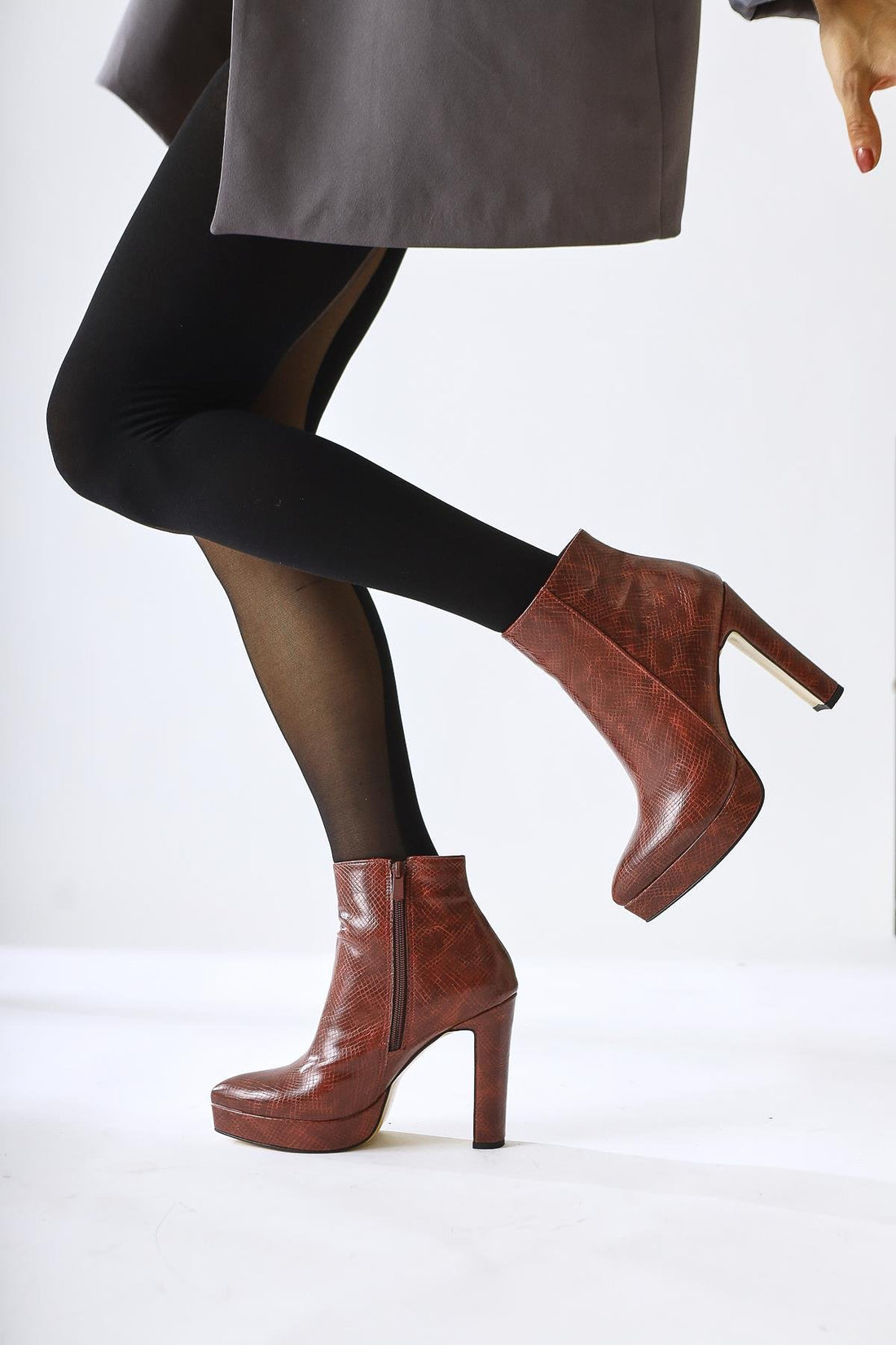 Abbie Burgundy Pointed Toe High Heeled Zipper Boots