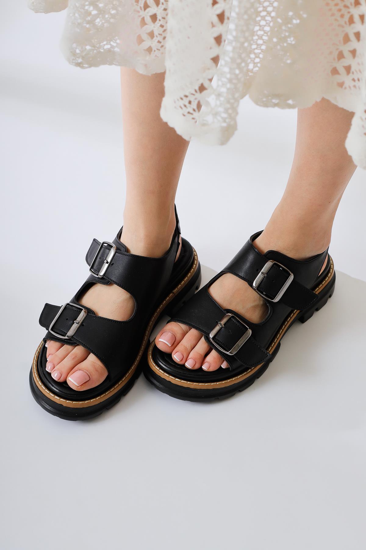 Ninia Black Thick Strap Sandals
