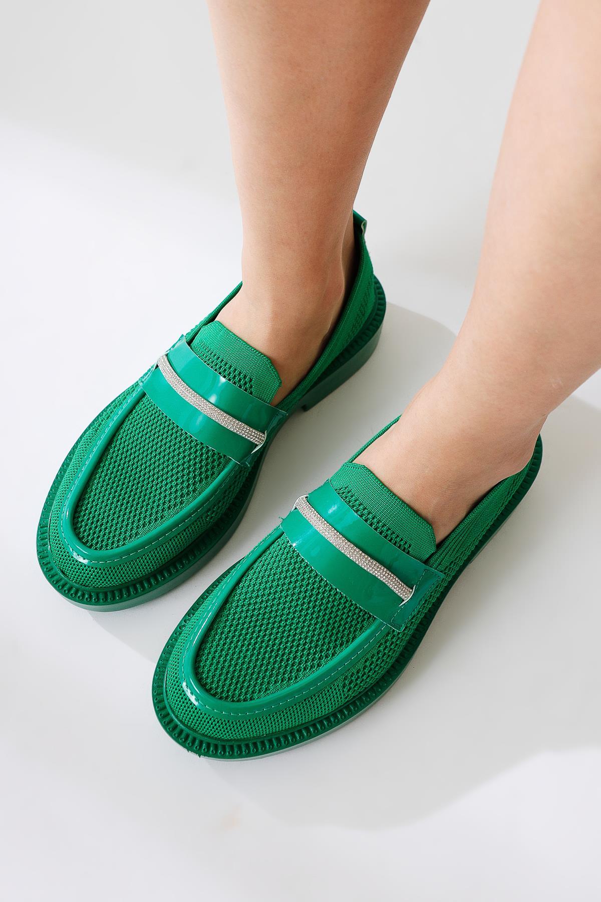 Micka – Olive Woven Patent-Detail Stone-Strap Casual Shoes (Women)