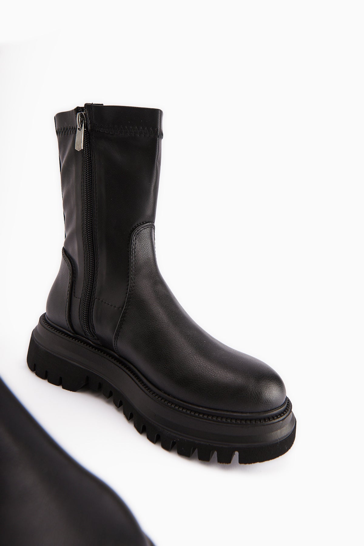 Laimi Black Thick Sole Oval Toe Women’s Boots
