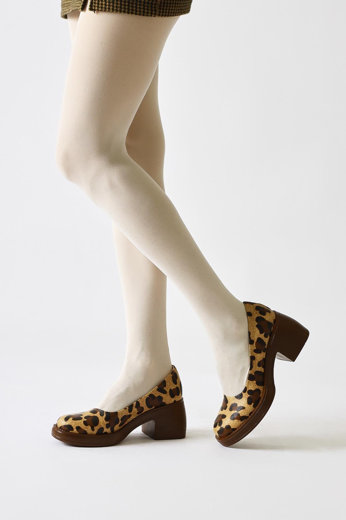 Jeannie Leopard Print Oval Toe Heeled Daily Shoe
