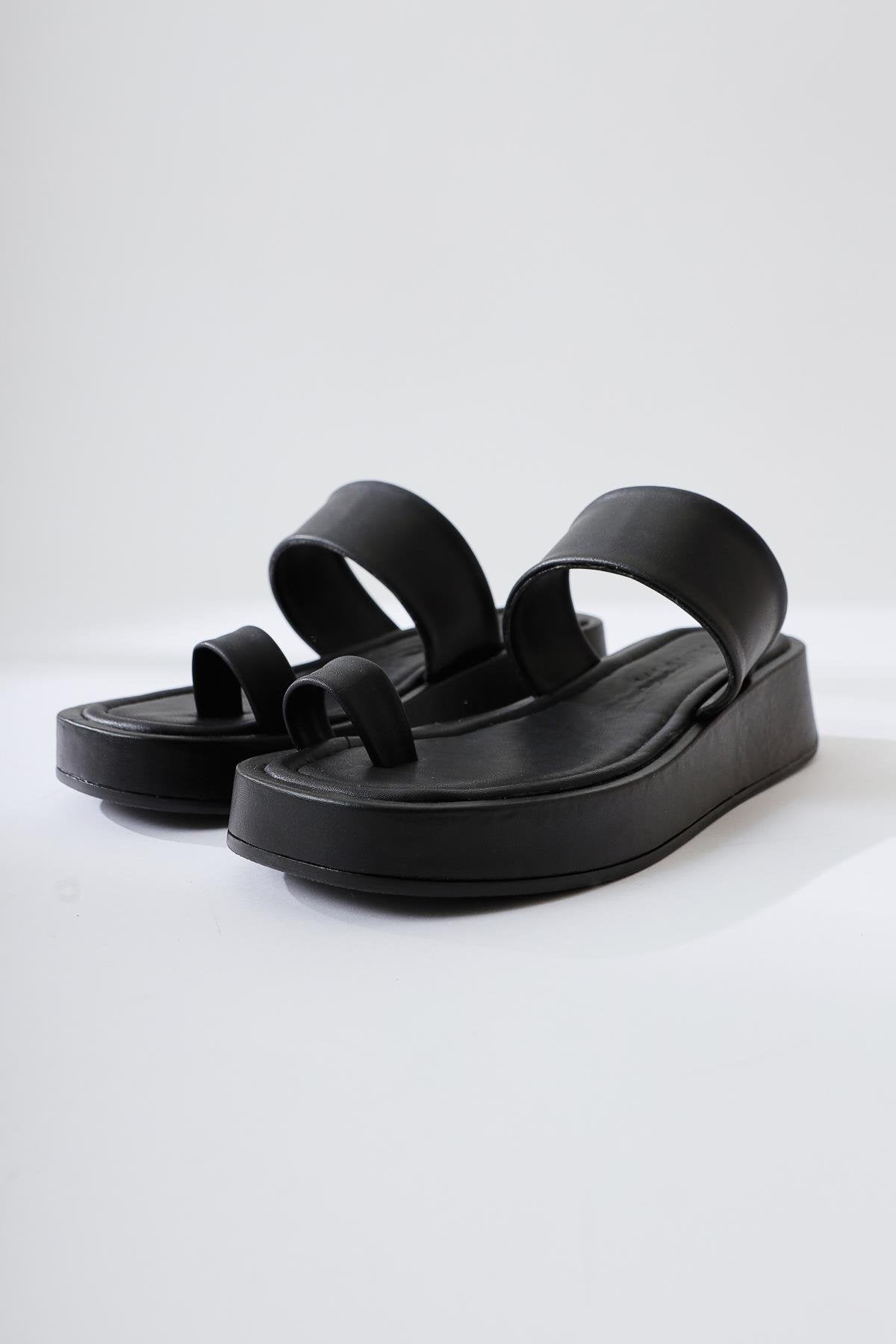 Deeman Black Thick Sole Flip Flop