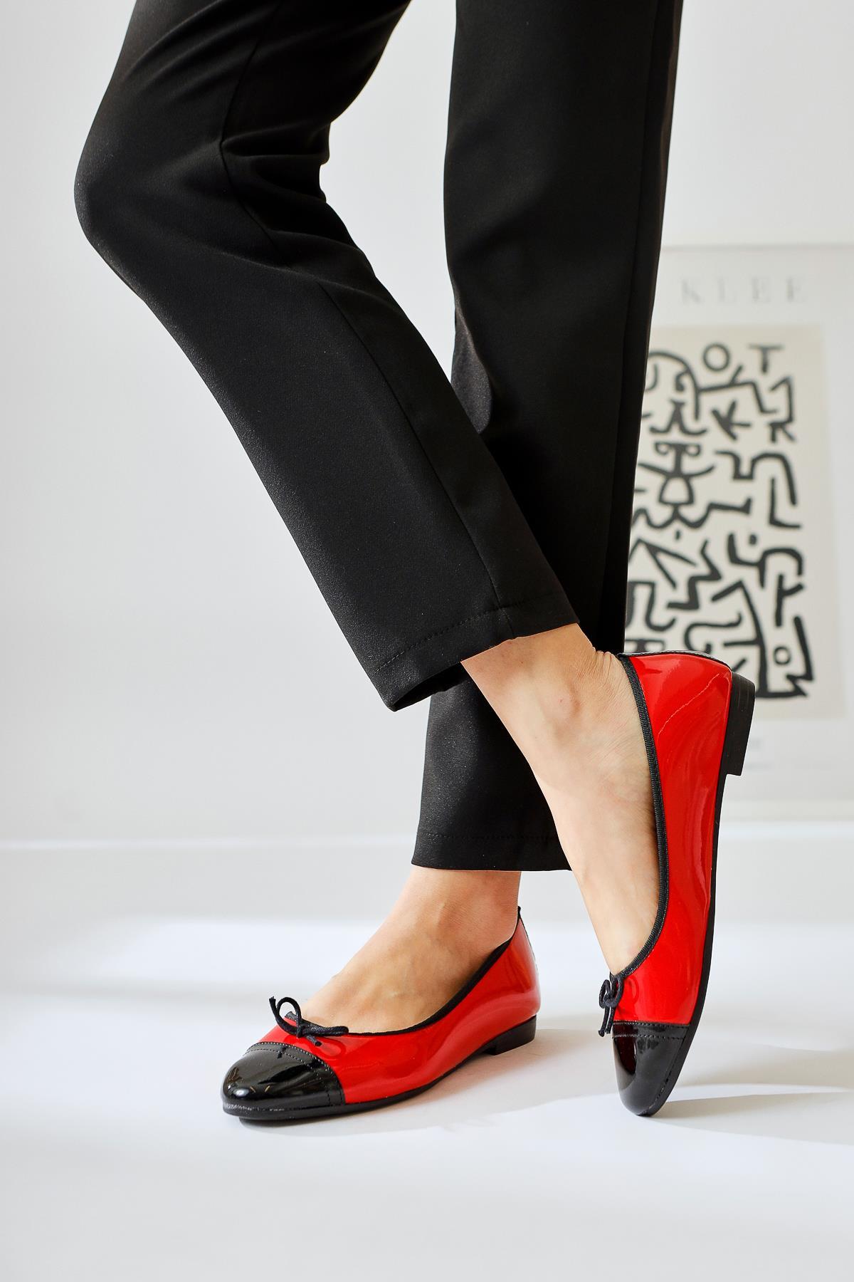 Sobhie Red Patent Leather Black-Tipped Bow-Detailed Ballet Flats