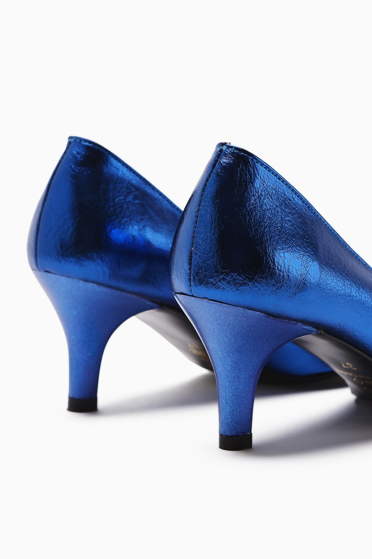 Anni – Navy Shiny Crinkled Patent Pyramid-Studded Heeled Shoe (Women)