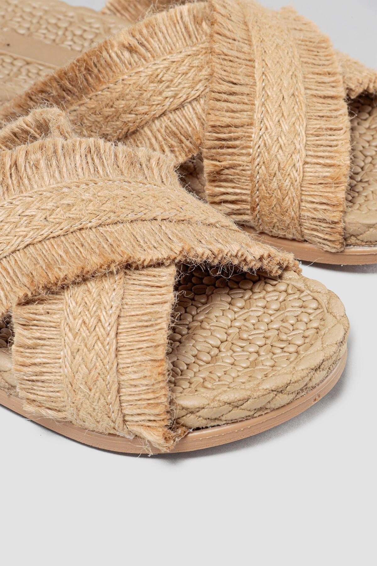 Rachael – Nude Straw Cross Thick-Strap Slide
