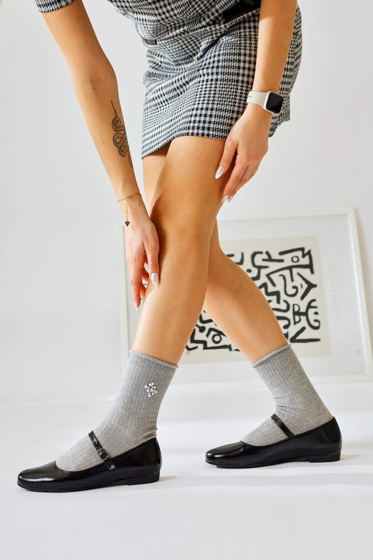 Ansy Black Thin-Strap Flat