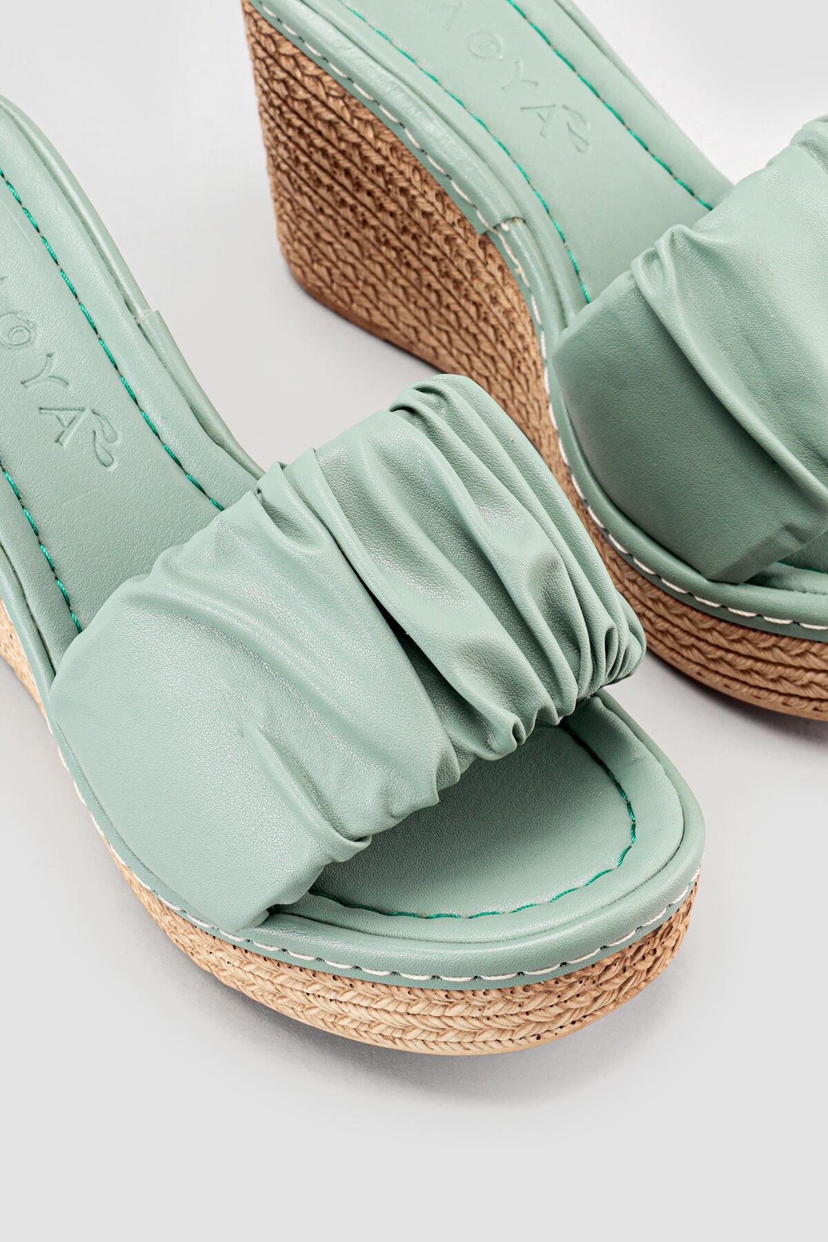 Danielle – Green Straw-Look Sole Slide