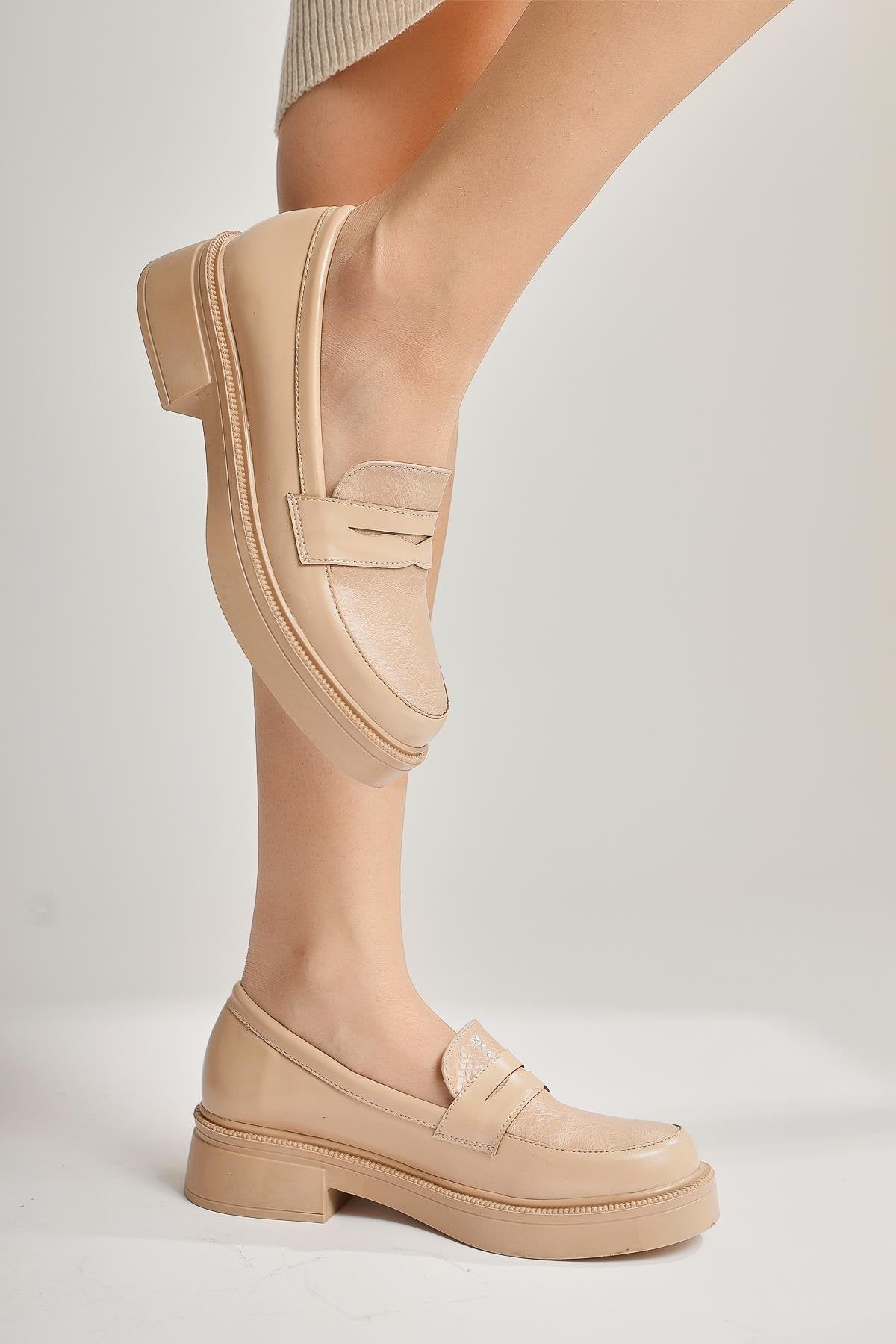 Weena – Nude Croc-Embossed Detail Casual Shoe (Women)