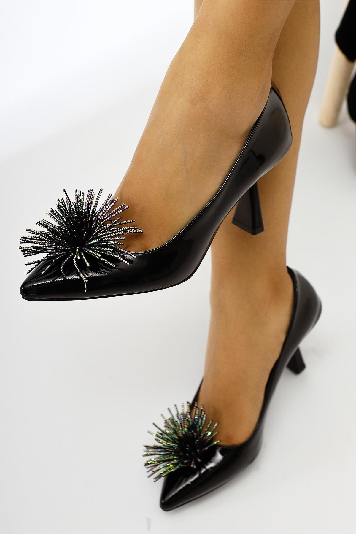 Choi – Black Patent Pointed-Toe Stone-Embellished Tassel-Detail Heeled Shoe (Women)