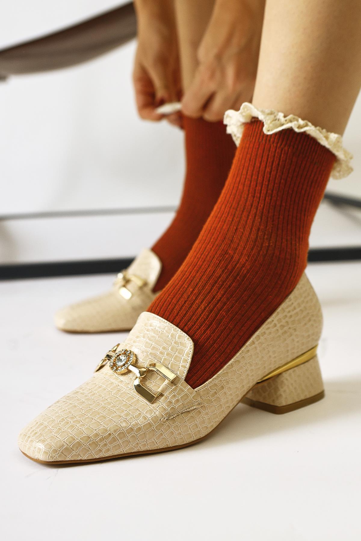 Bee – Nude Croc-Print Leather-Look Buckle-Detail Round-Toe Casual Shoe (Women)