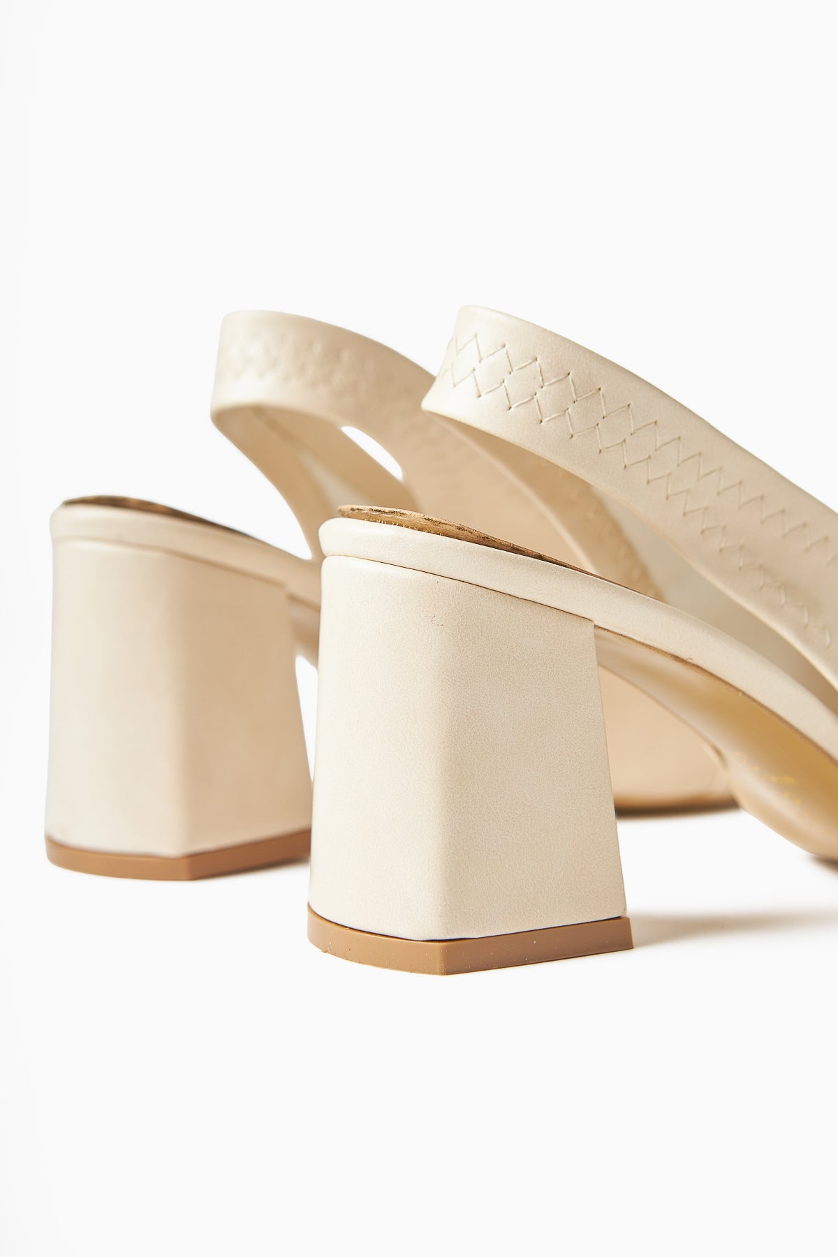 Essie Ecru Pointed Toe Elastic Stitch Detail Thick Heel Women's Shoes