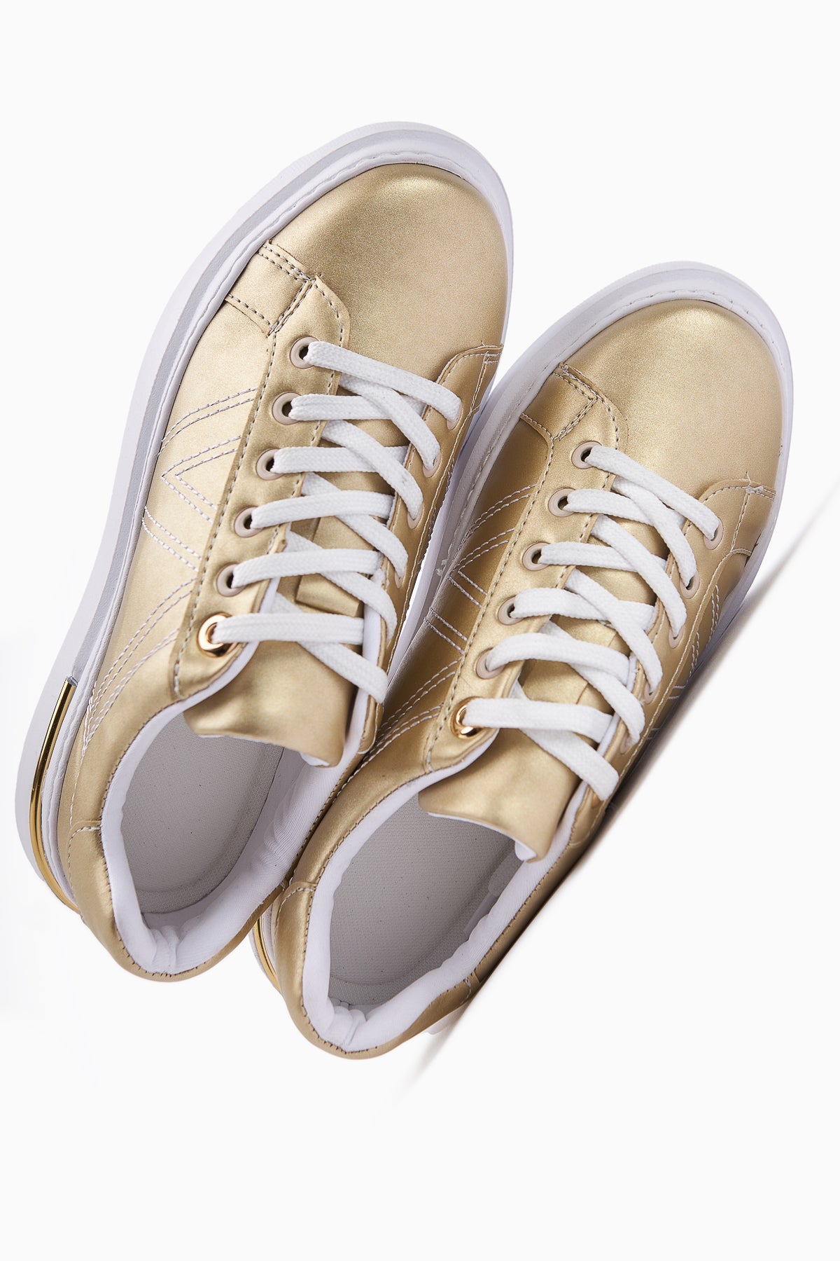 Anastazia – Gold Heel-Detail Sneaker (Women)