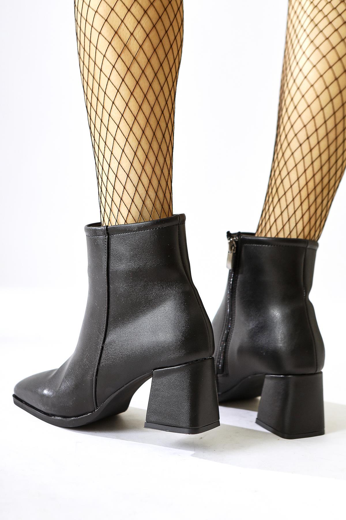 Ream – Black Pointed-Toe Heeled Boot (Women)