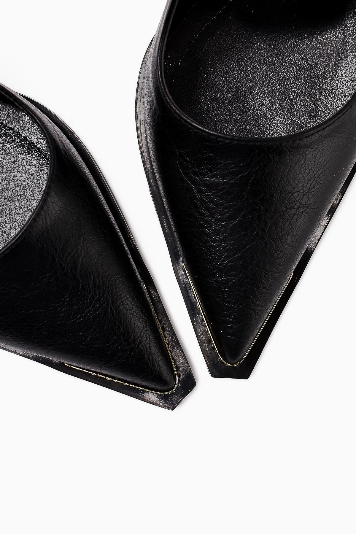 Vita Black Stone Detailed Closed Toe Women’s Heeled Shoes