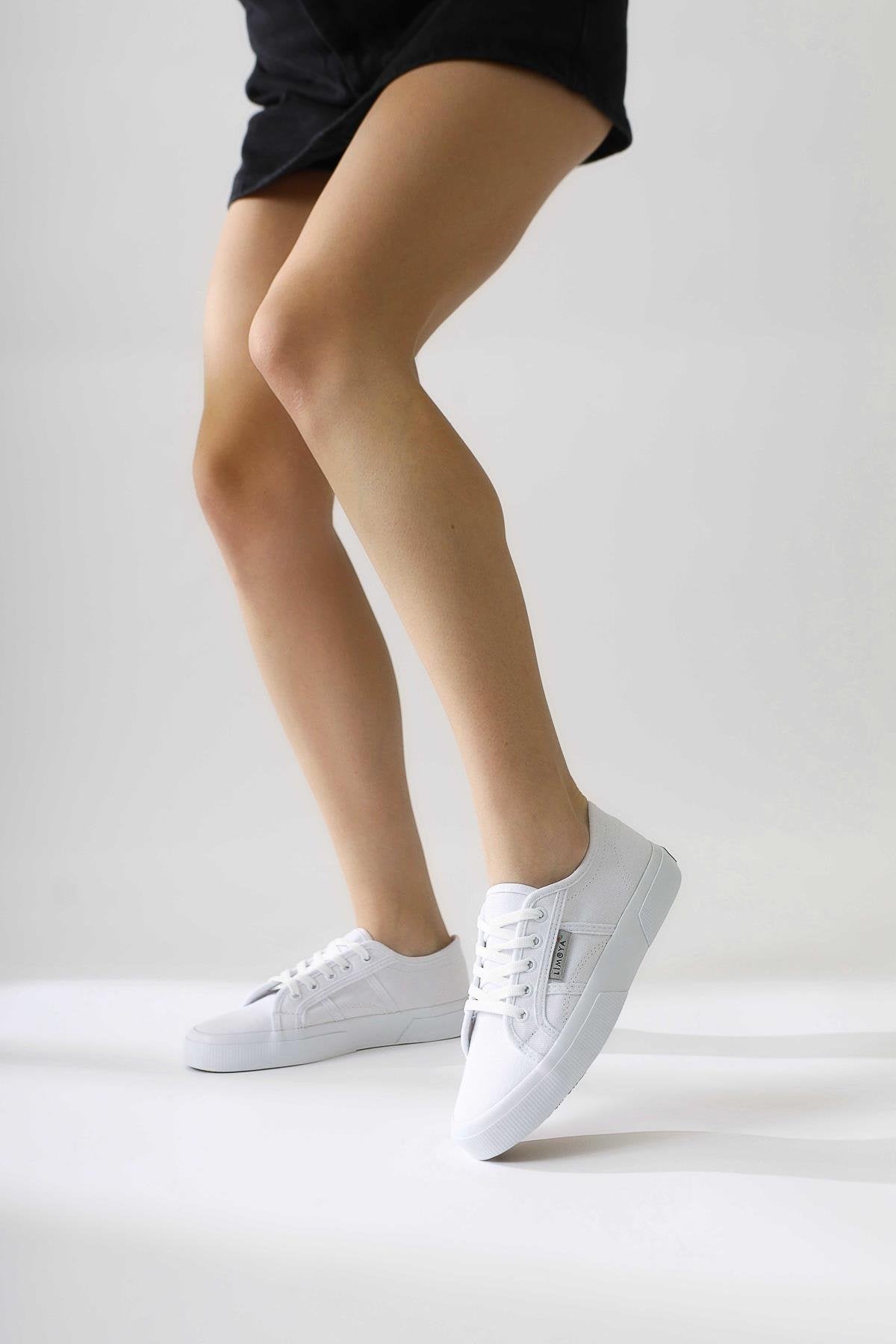 Timon – White Linen Sneaker (Women)
