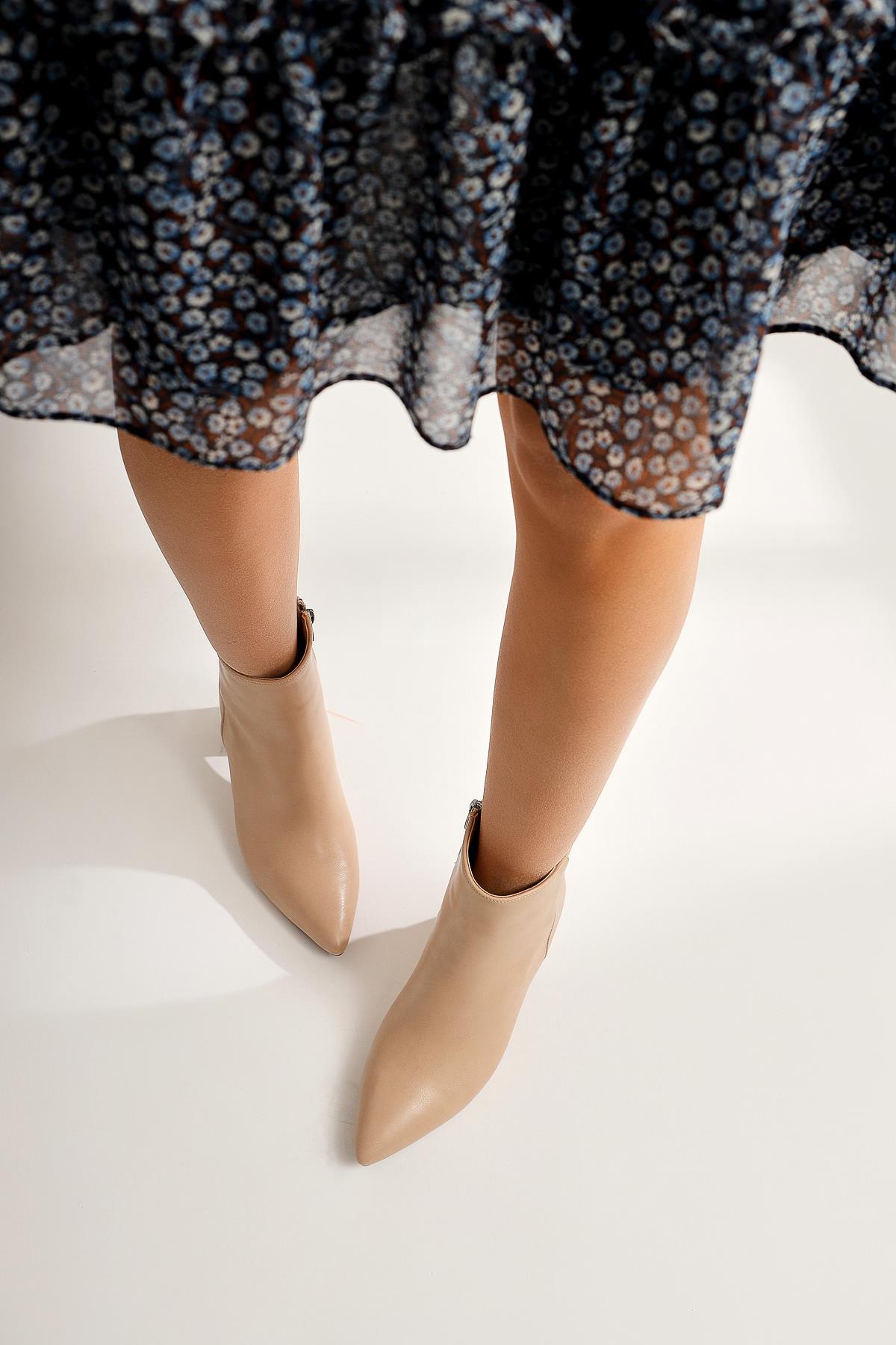 Ann – Nude Pointed-Toe Zippered Heeled Boot