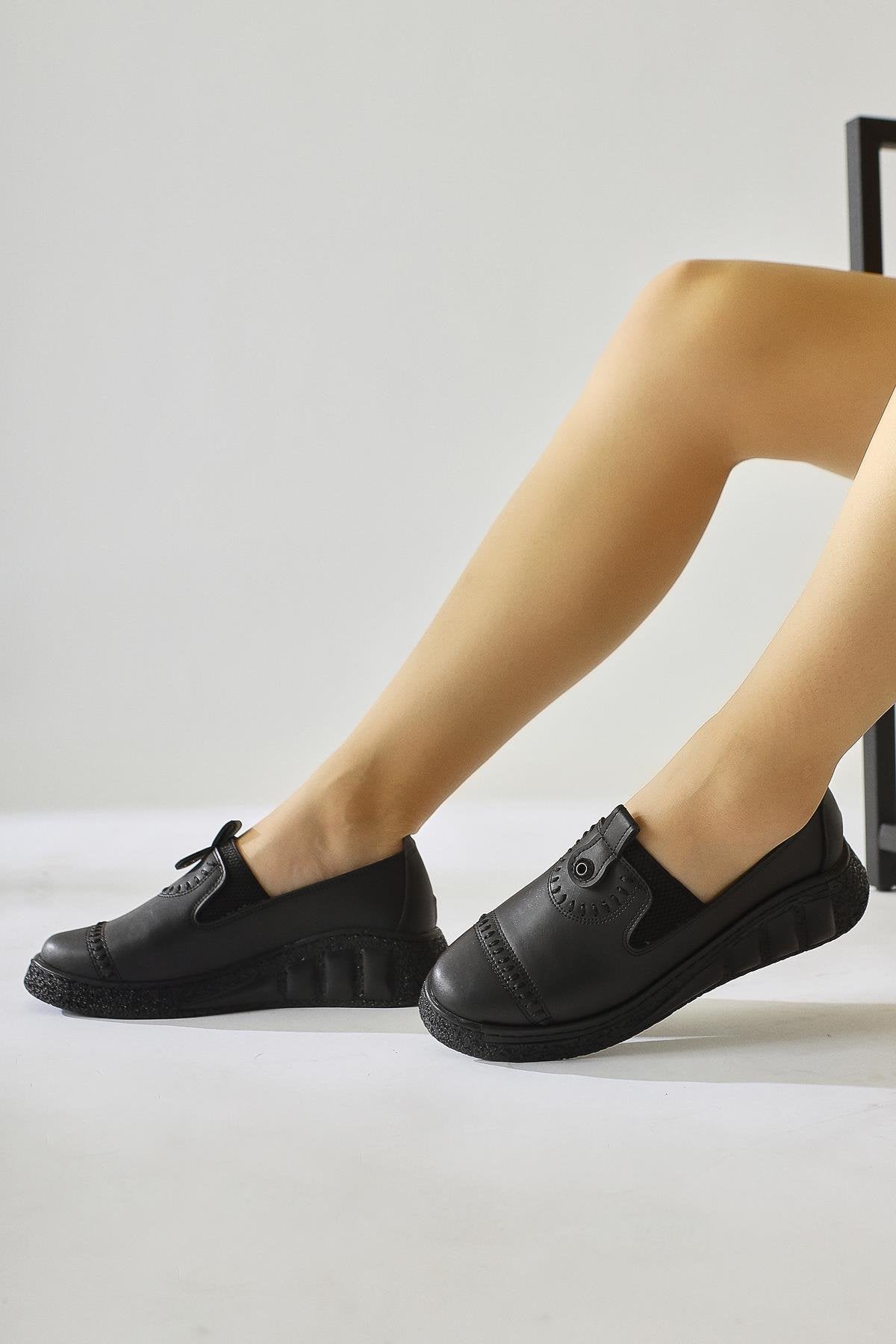 Bethina – Black Rivet-Detail Laser-Cut Ballet Flat (Women)