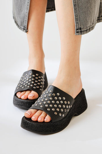 Fenthe – Black Stud-Detail Thick-Soled Slide (Women)