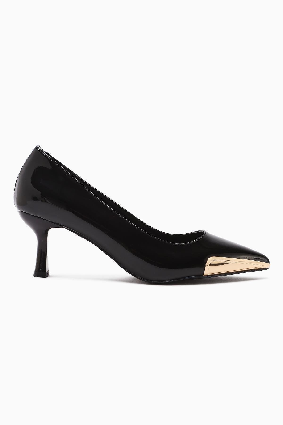 Carlota – Black Patent Pointed-Toe Metal-Detail Heeled Shoe (Women)