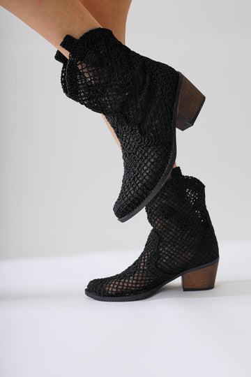 Tersa – Black Short-Shaft Woven Lace Floral-Detail Cowboy Summer Boot (Women)