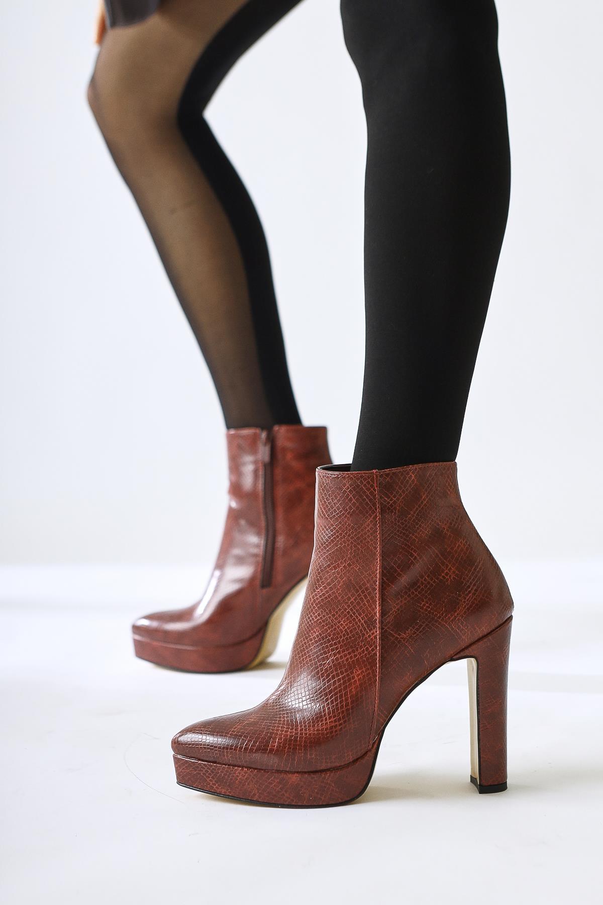 Abbie Burgundy Pointed Toe High Heeled Zipper Boots