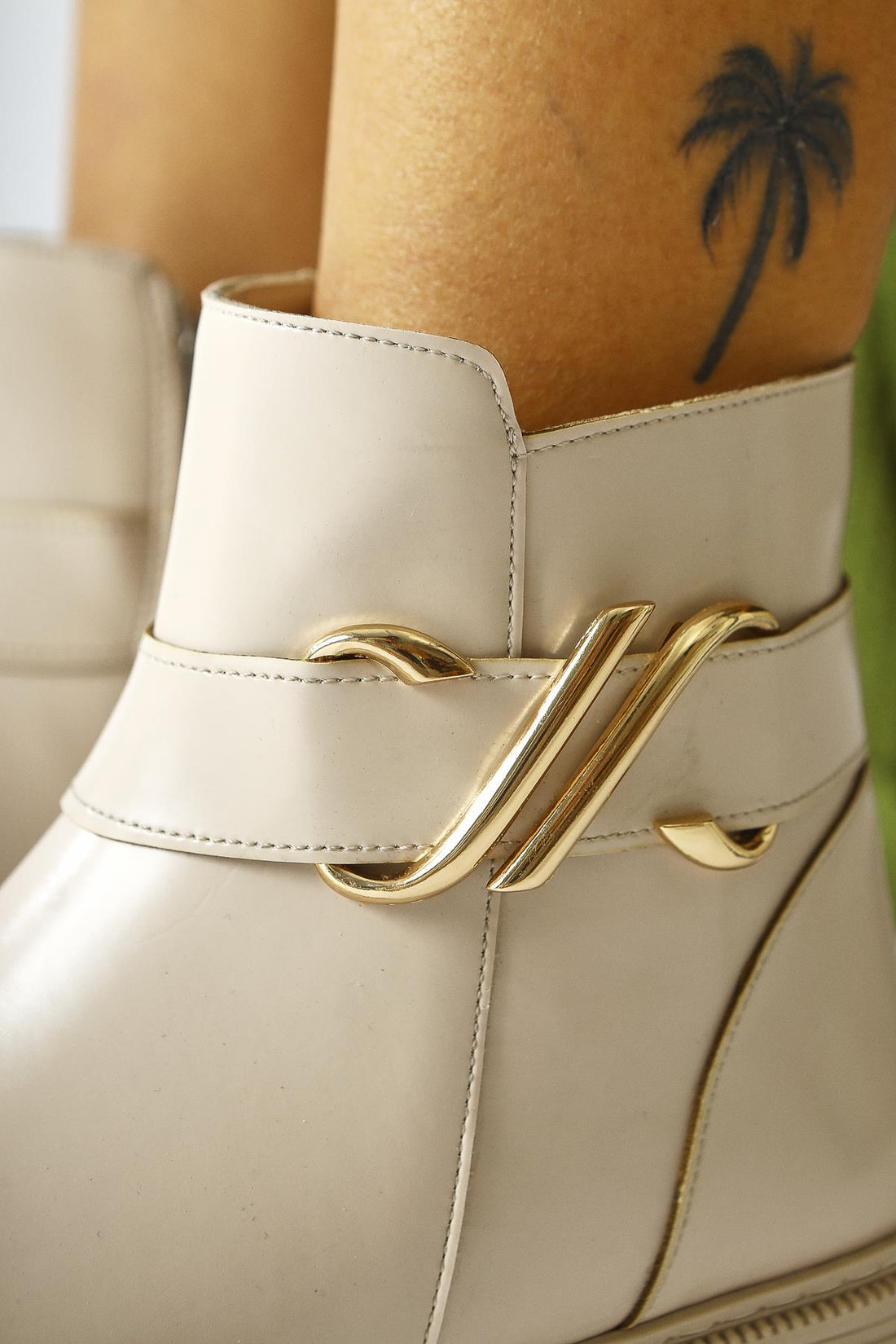 Birta – Beige Buckle-Detail Round-Toe Boot