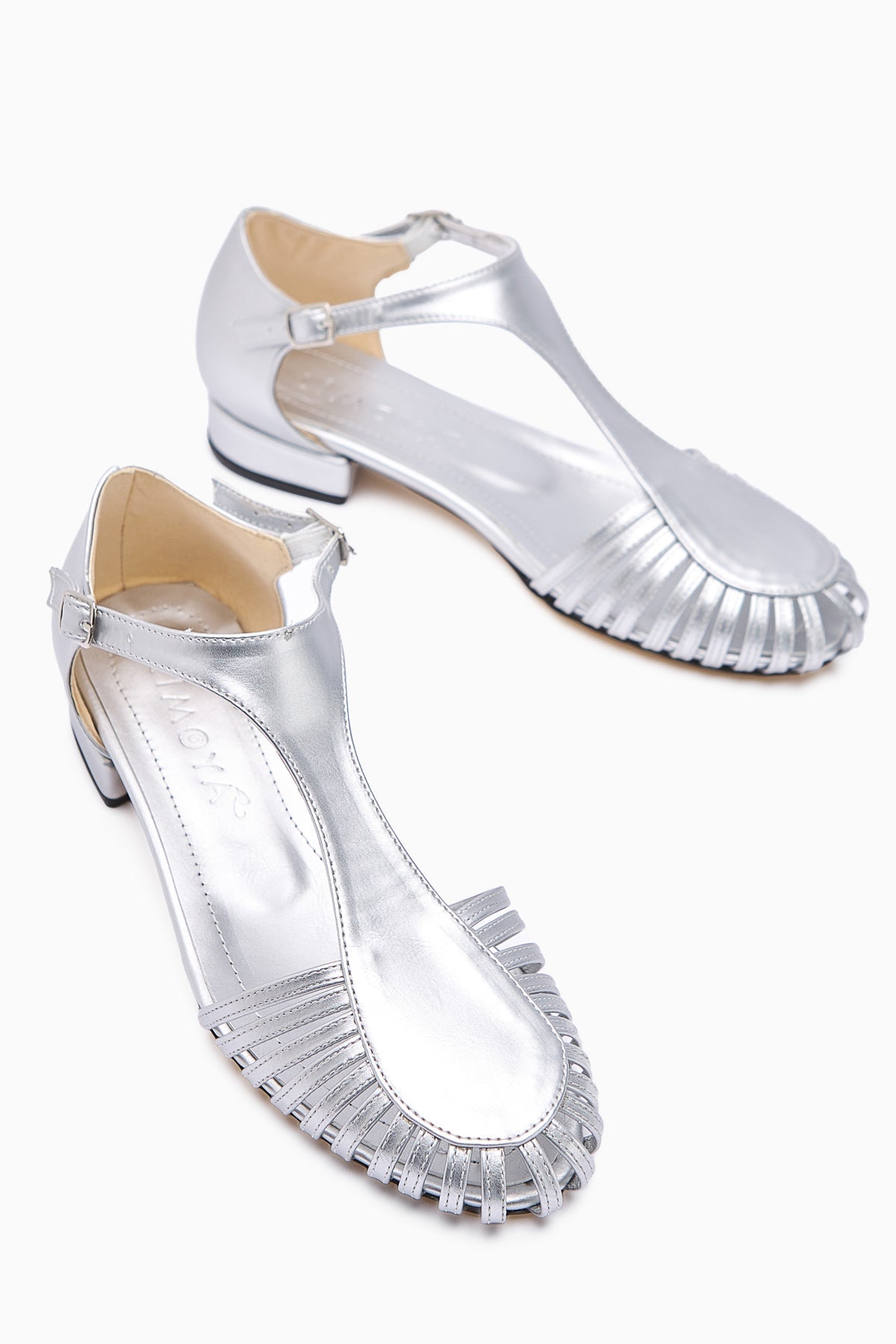 Jonna Silver Closed-Toe Buckled Women's Sandal