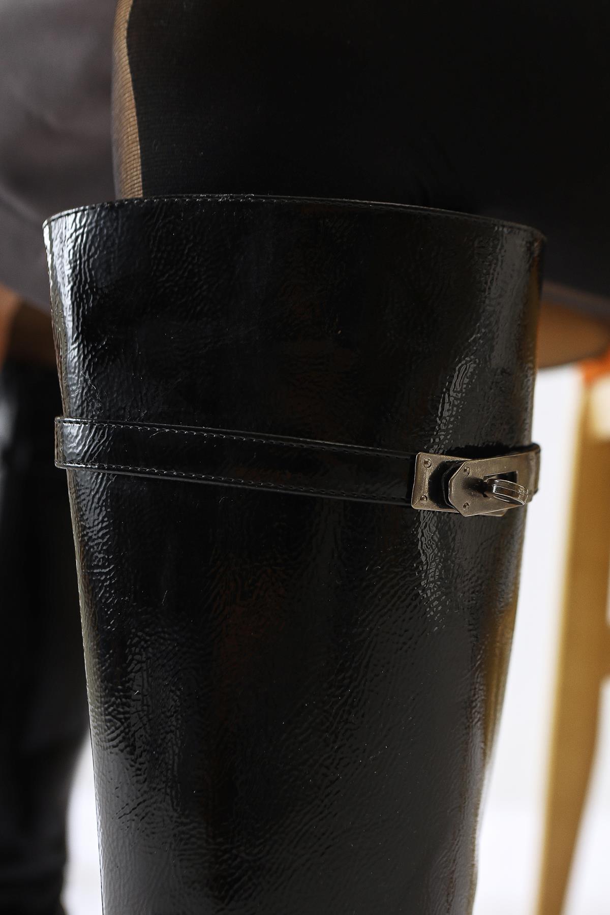 Kanako – Black Patent Accessory-Detail Zippered Low-Heel Knee-High Boot (Women)