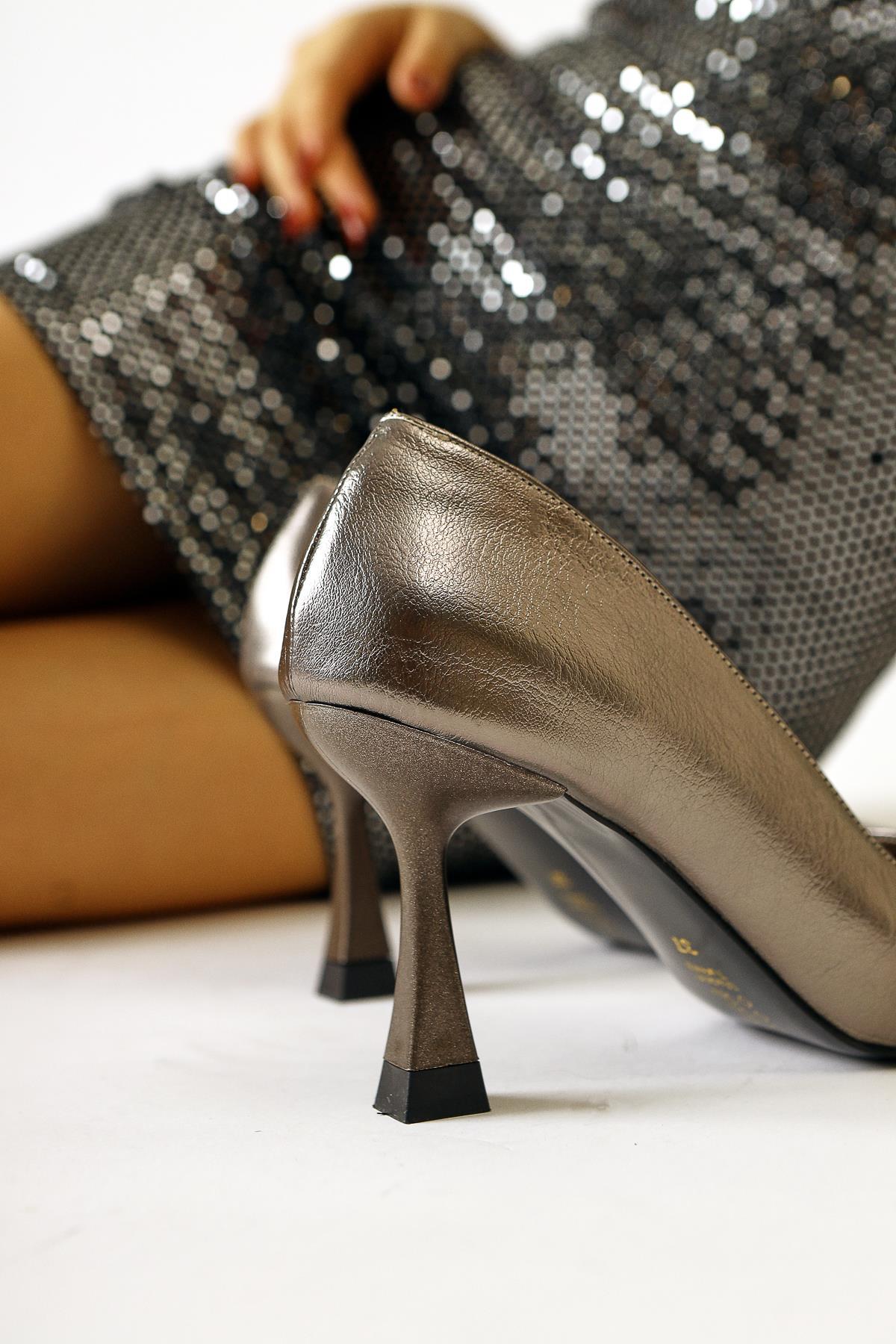 Celestine – Platinum Crinkled Patent Pointed-Toe Stiletto (Women)